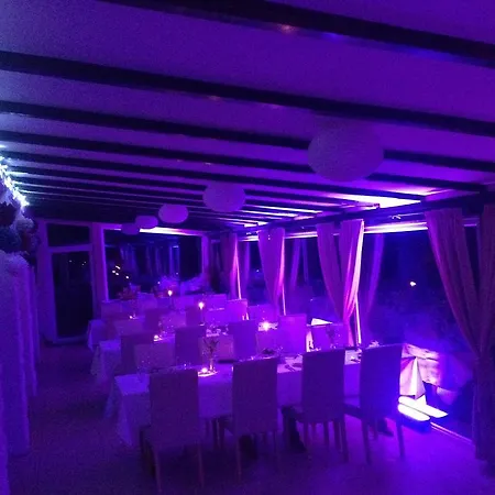 Benatky Pensión Piest'any